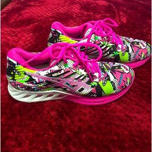 Comic graphic workout shoes